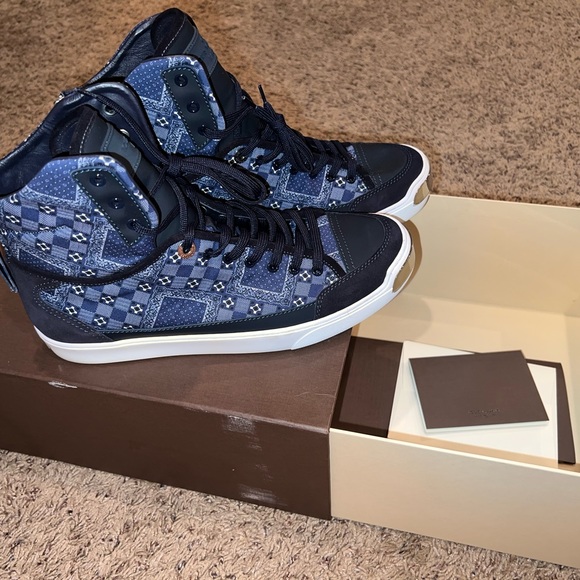 Men’s LV Sneakers - Picture 2 of 8